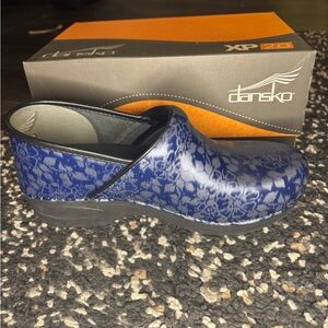 Dansko XP 2.0 Blue Clogs